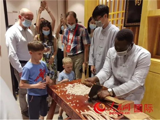 让传统医学惠及上合组织各国 ——上海合作组织传统医学论坛侧记